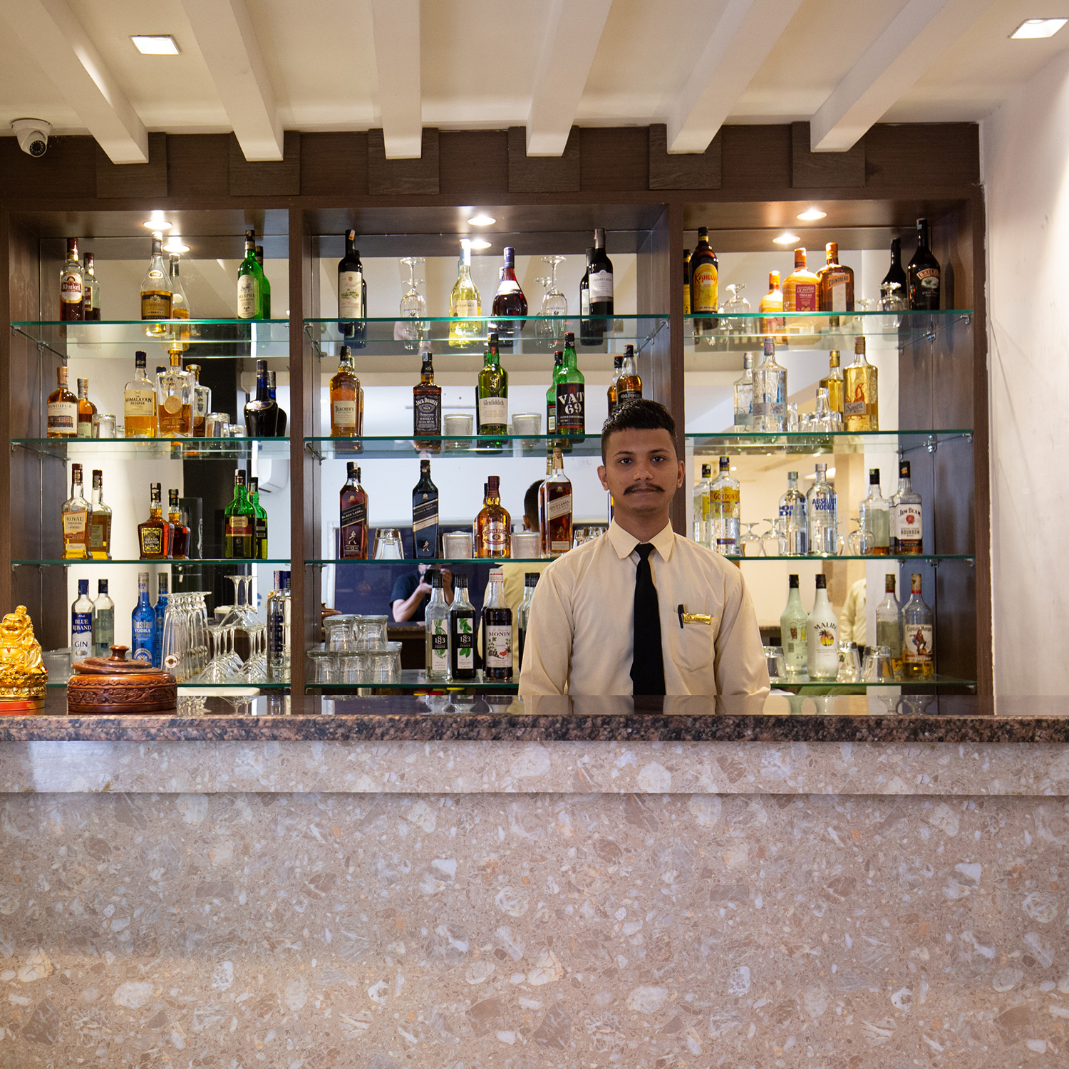 Restaurant & Bar